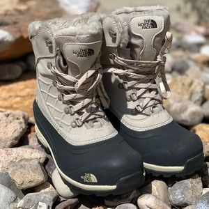 North Face snow boot size 7.5